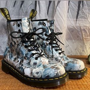 Floral MIE Doc Dr Marten boots